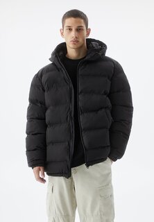 Зимняя куртка PULL&amp;BEAR, черная