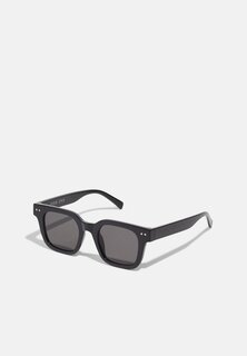 Солнцезащитные очки Unisex Pier One, черный