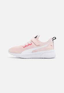Нейтральные кроссовки Flyer Runner Puma, цвет white/lotus/paradise pink