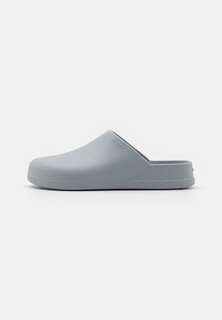 Пляжные тапочки Dylan Unisex Crocs, цвет light grey