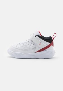 Баскетбольные кроссовки Jordan Max Aura 5 Unisex Jordan, цвет white/black/varsity red/wolf grey