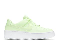 Кроссовки Nike Wmns Air Force 1 Sage Low &apos;Barely Volt&apos;, зеленый