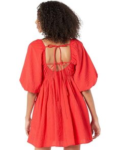 Платье MOON RIVER Double Back Tied Smocked Mini Dress, красный