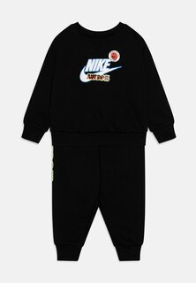 Спортивный костюм SENSE OF ADVENTURE SET Nike Sportswear, цвет black