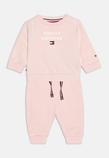 Спортивный костюм BABY LOGO UNISEX SET Tommy Hilfiger, цвет rose