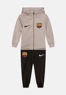 Спортивный костюм FC BARCELONA DF STRIKE SUIT UNISEX SET Nike, цвет string/sequoia/black