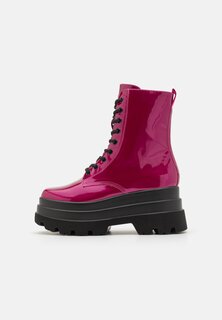 Ботильоны на шнуровке DEATHWATCH TRIDENT PLATFORM BOOTS Koi Footwear, цвет pink