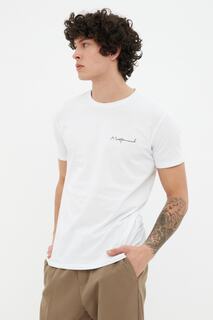 Белая мужская приталенная футболка с круглым вырезом и коротким рукавом с принтом Trendyol, белый