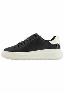 Кроссовки низкие CHUNKY Bershka, цвет black