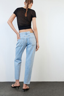 брюки джинсовые женские Джинсы mom fit с высокой посадкой Befree
