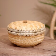 Ваза плетеная с крышкой, из бамбука 23х23х15 см NO Brand