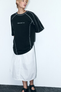 футболка женская Футболка oversize с контрастными швами и надписью Befree