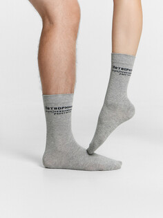 Носки унисекс серые с рисунком в виде надписи Mark Formelle