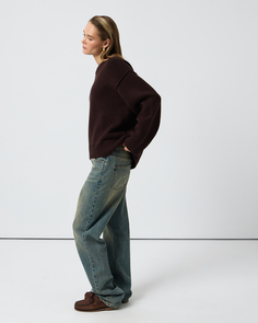 Джемпер оверсайз с декоративными швами шоколадного цвета