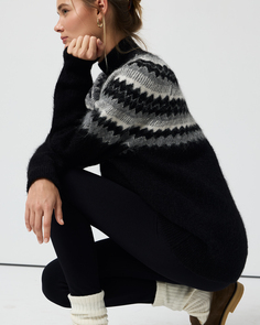 Свитер с скандинавским рисунком черного цвета