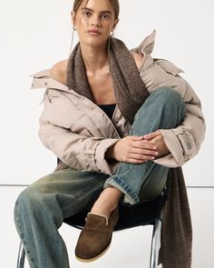 Зимние полуботинки из замши темно-коричневого цвета