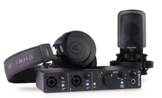 Аудиоинтерфейс Arturia MiniFuse Recording Pack Black 800202 комплект: MiniFuse 2, микрофона CM1 поп фильтром, наушников EF1 и XLR кабеля. Цвет - черны