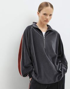 Тёмно-серый велюровый свитшот oversize с лампасами Gloria Jeans