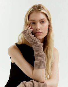 Бежевые удлинённые митенки Gloria Jeans