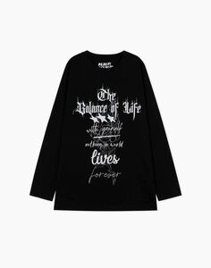 Чёрный лонгслив oversize с готическим принтом и дырами Gloria Jeans
