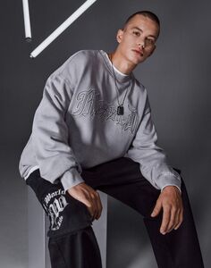 Серый свитшот oversize с аппликацией Gloria Jeans