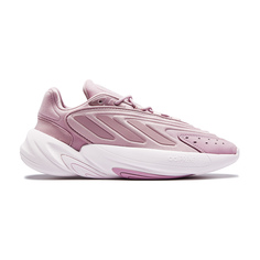OZELIA Adidas