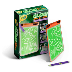 Набор для творчества CRAYOLA Набор Glow In The Dark Art Studio: Светящаяся доска+Палочка для рисования