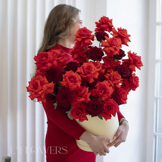 Букет живых цветов LFLOWERS Коробка Феррари Lflowers