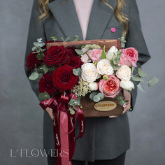 Букет живых цветов LFLOWERS Ящик Альфа Ромео Lflowers
