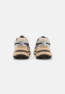 Кроссовки на шнуровке L003 2K24 124 Lacoste, светло-коричневый