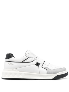 Кроссовки Valentino Garavani One Stud, белый/светло-серый/черный