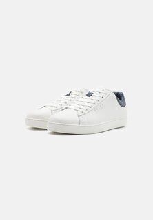 Кроссовки на шнуровке NOLA Guess, кремовый