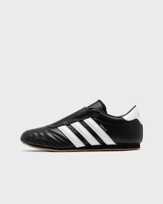 Кроссовки Adidas Wmns Taekwondo, цвет cblack/ftwwht/gum3