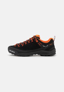 Ботинки для походов Salewa MS WILDFIRE, цвет Black/Fluo Orange