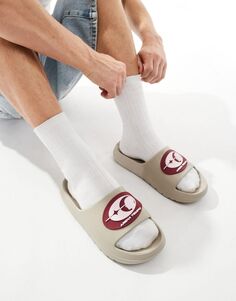 Шлепанцы с камнями и бордовой эмблемой ASOS DESIGN