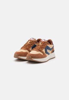 Кроссовки CHARGE Levis, светло-коричневый