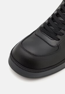Кроссовки на шнуровке Emporio Armani, черный