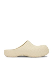 Сандалии Beebee Clog Bottega Veneta, цвет Seal Salt