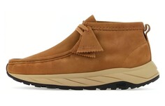 Оригинальные замшевые ботинки на толстой подошве со шнуровкой Clarks