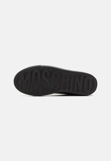 Кроссовки UOMO MOSCHINO, черный