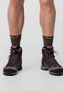 Кроссовки для бега Mtn Trainer Lite Mid Gtx Salewa, цвет bungee cord/black