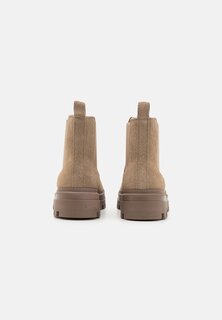 Классические ботильоны LUGGED BOOT CHELSEA Calvin Klein Jeans, серо-коричневый
